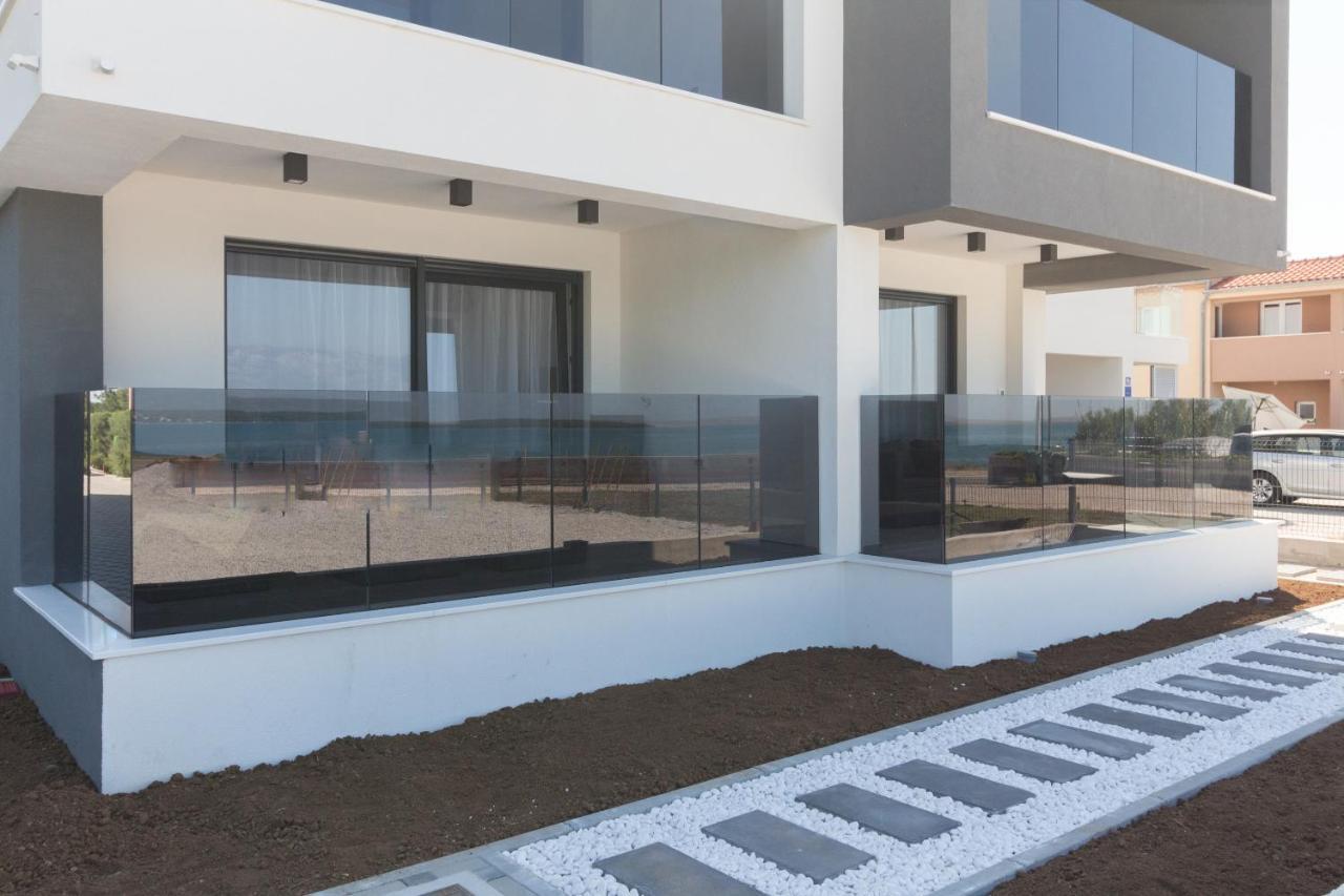 Apartment Luxury Beachfront Crystal Aenona - By Ta Leut Agency