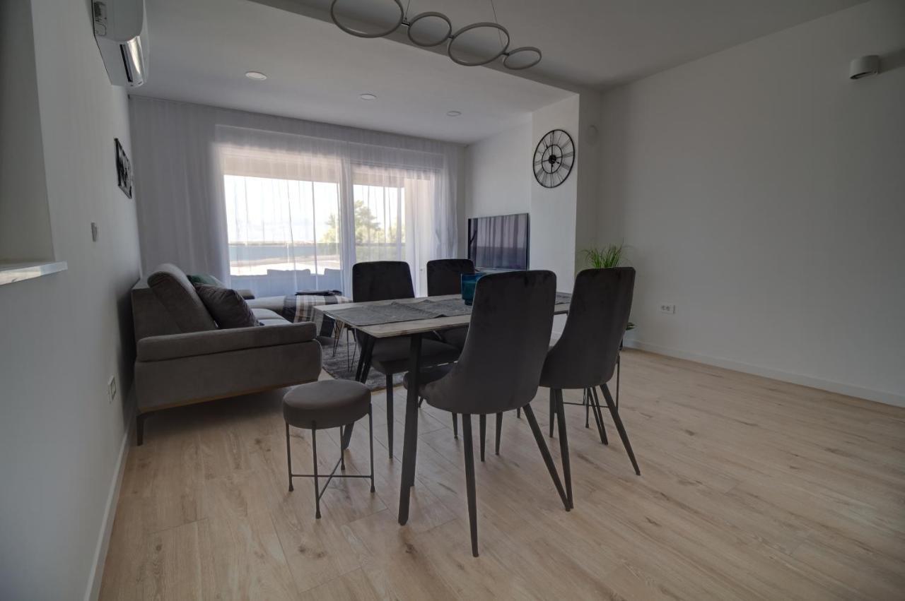 Luxury Beachfront Crystal Aenona - By Ta Leut Agency Apartment Nin