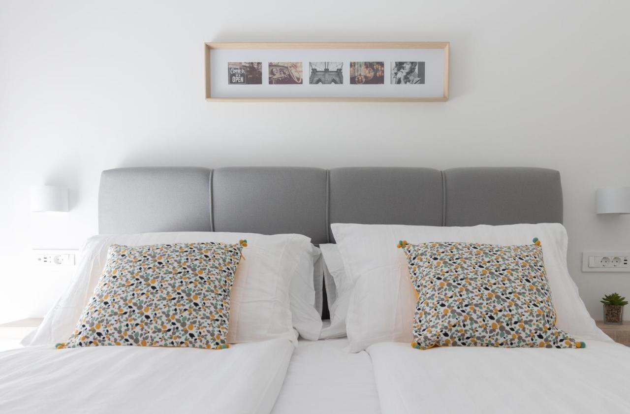 Apartment Luxury Beachfront Crystal Aenona - By Ta Leut Agency Nin