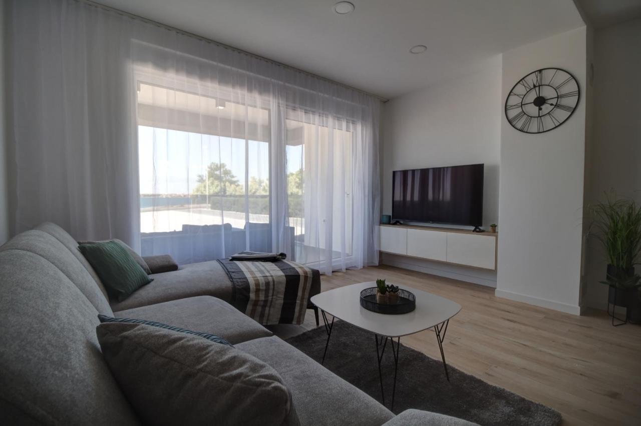 Luxury Beachfront Crystal Aenona - By Ta Leut Agency *