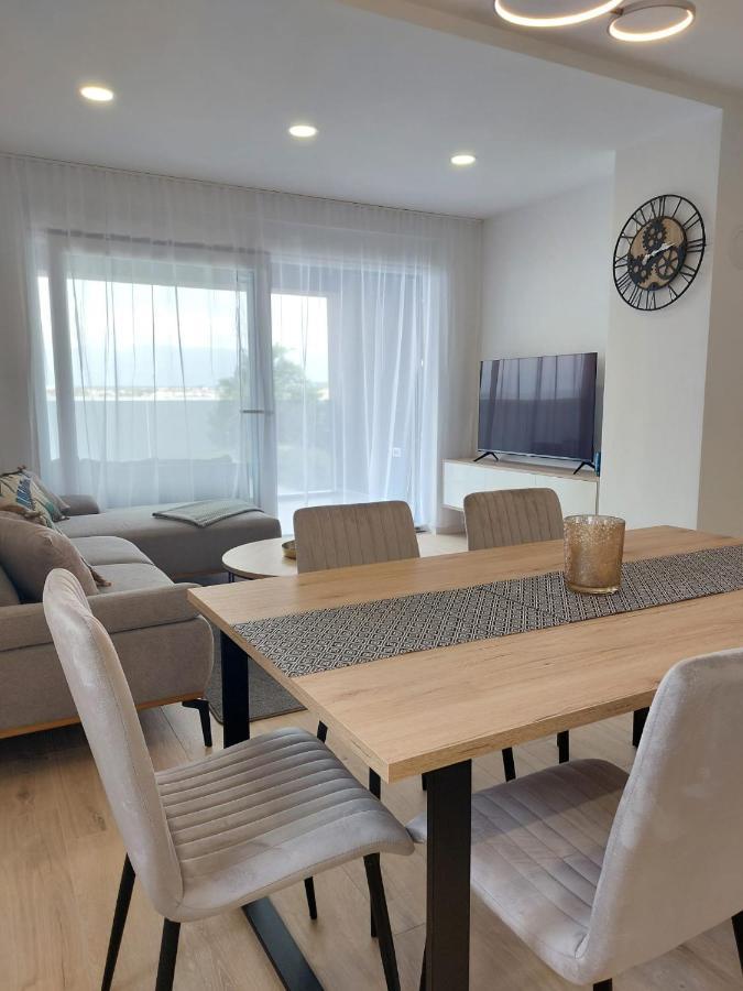 Apartment Luxury Beachfront Crystal Aenona - By Ta Leut Agency Nin
