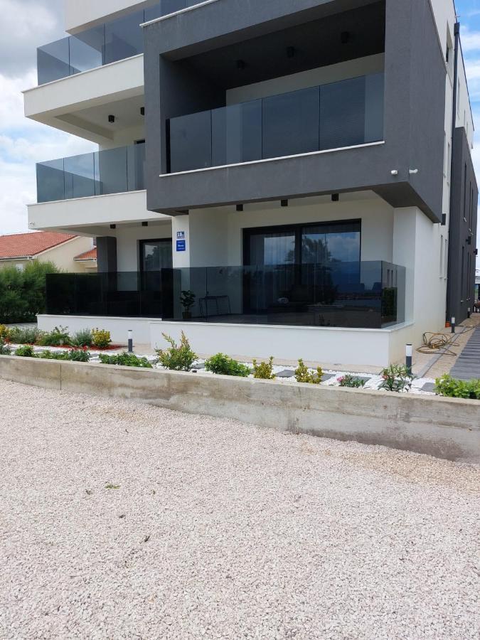 Apartment Luxury Beachfront Crystal Aenona - By Ta Leut Agency