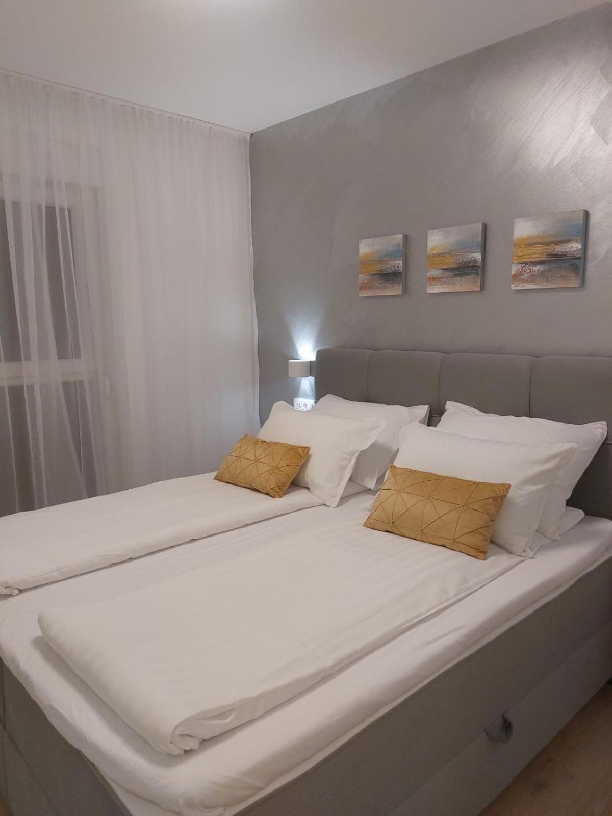 Apartment Luxury Beachfront Crystal Aenona - By Ta Leut Agency