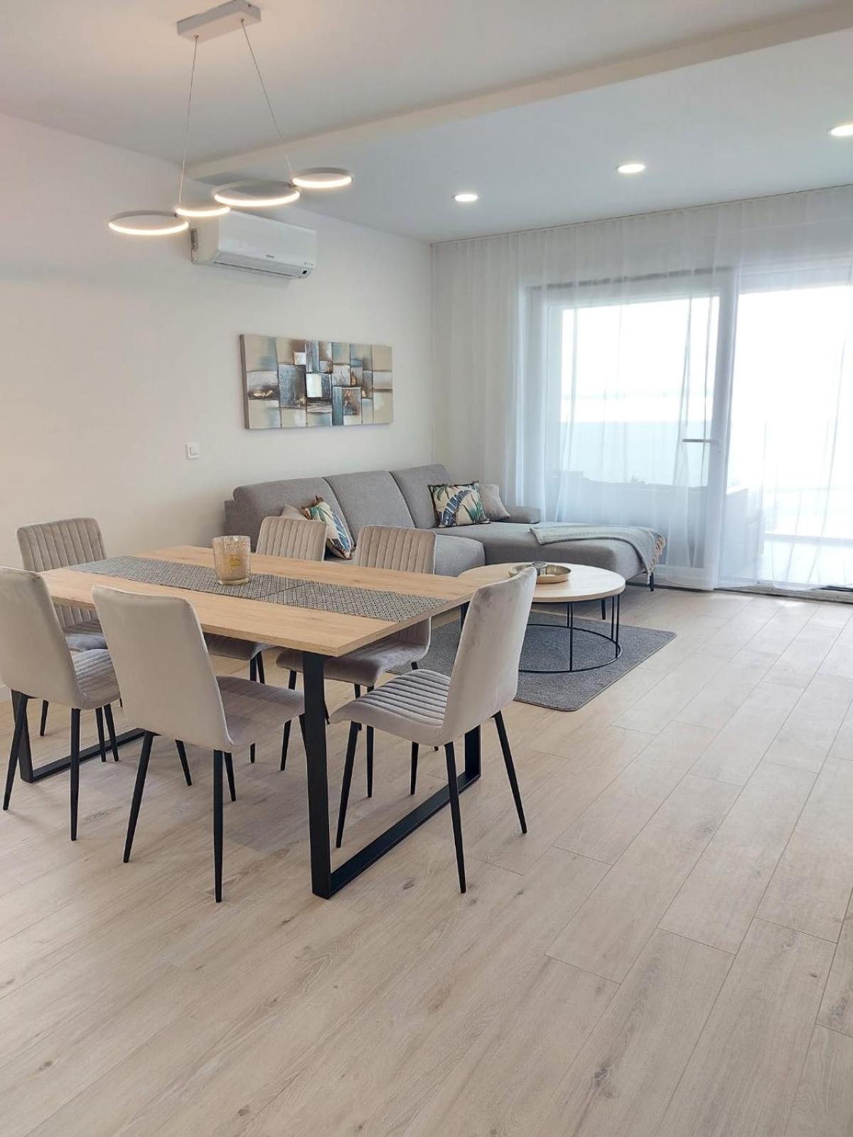 Apartment Luxury Beachfront Crystal Aenona - By Ta Leut Agency