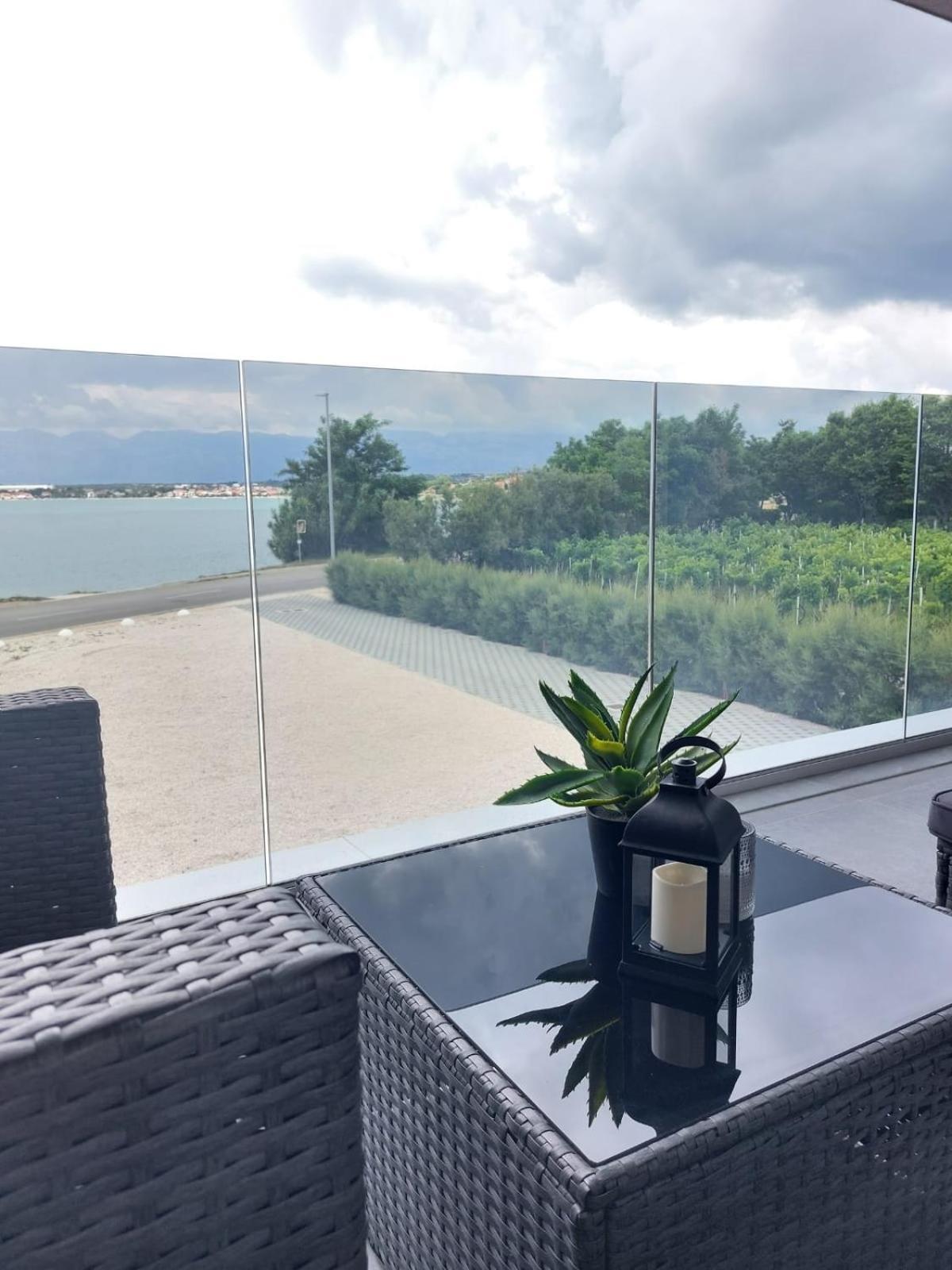 Apartment Luxury Beachfront Crystal Aenona - By Ta Leut Agency Nin